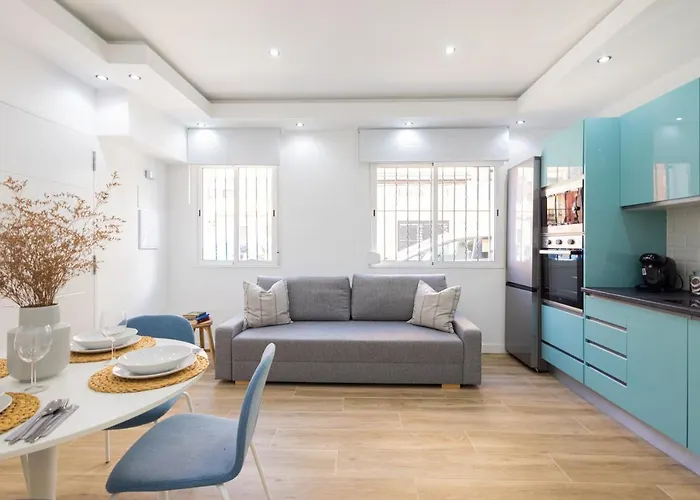 Florit Flats - The Port Avenue Apartment