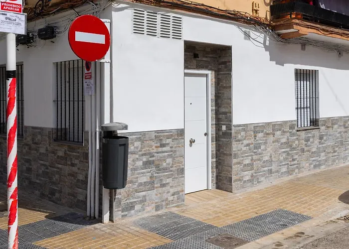 Florit Flats - The Port Avenue Apartment